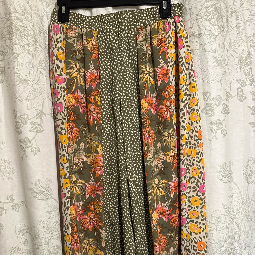 Cato Olive Floral & Leopard Accent bottom